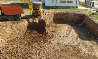 Рытье котлованов под фундамент в Нижнеудинске – цена от 2556 руб. за м3 | 2Землекопа-Нжк