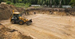 Разработка котлована Нижнеудинск, цена от 307 руб./м3.
