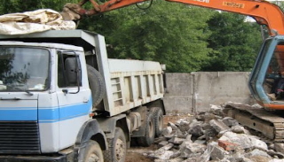 Вывоз строительного мусора с участка в Нижнеудинске недорого от 1534 руб. | 2Землекопа-Нжк